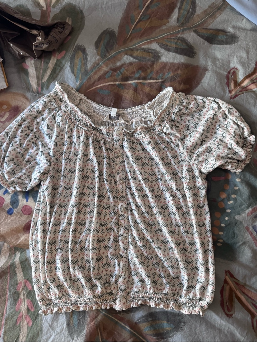 Lucky Brand Women’s Smocked Off-Shoulder Top in Cream Geometric Print